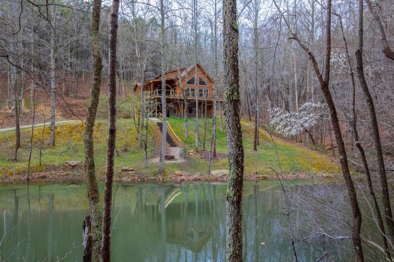 Dog Friendly Cabin Hocking Hills