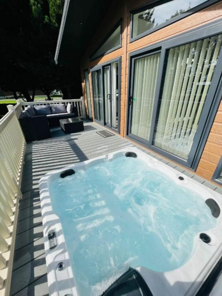 Dog Friendly Holidays Hot Tub