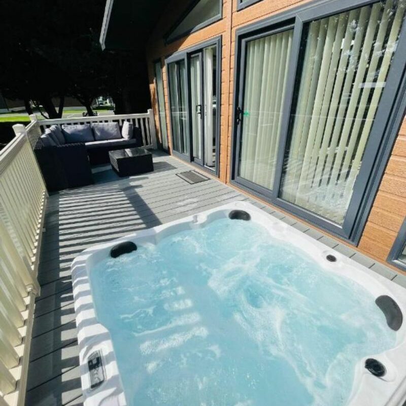 Dog Friendly Holidays Hot Tub